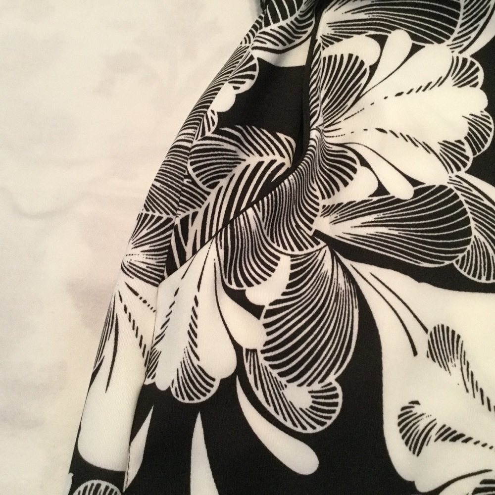 EnFocus Studio - Floral Print Dress - Picture 6 of 8